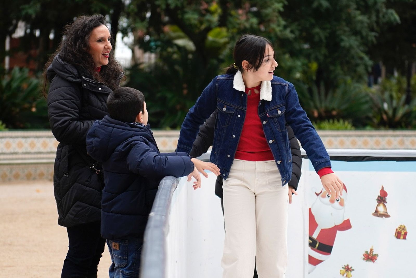 Búscate en las fotos del ambiente en el centro de Algeciras antes de la Nochevieja