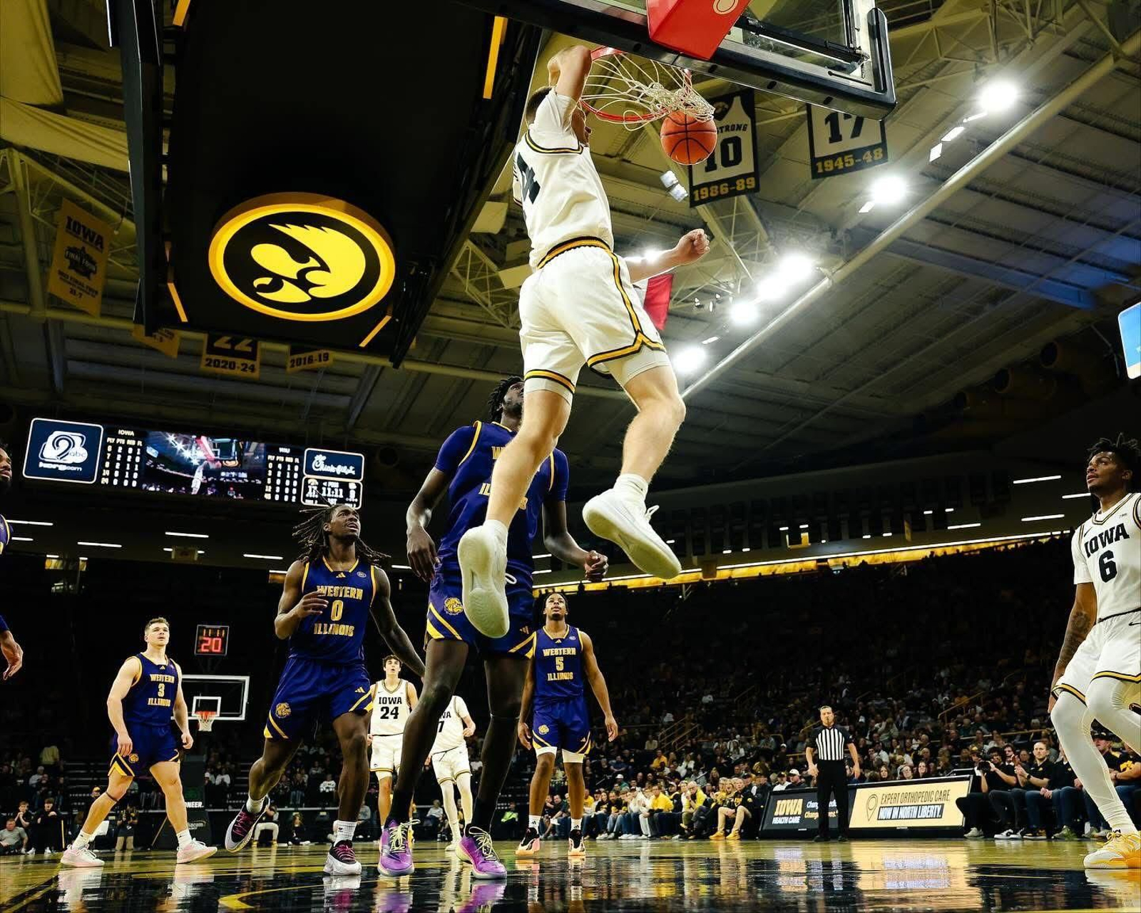 NCAA: Álvaro Folgueiras confirma su gran inicio en Iowa