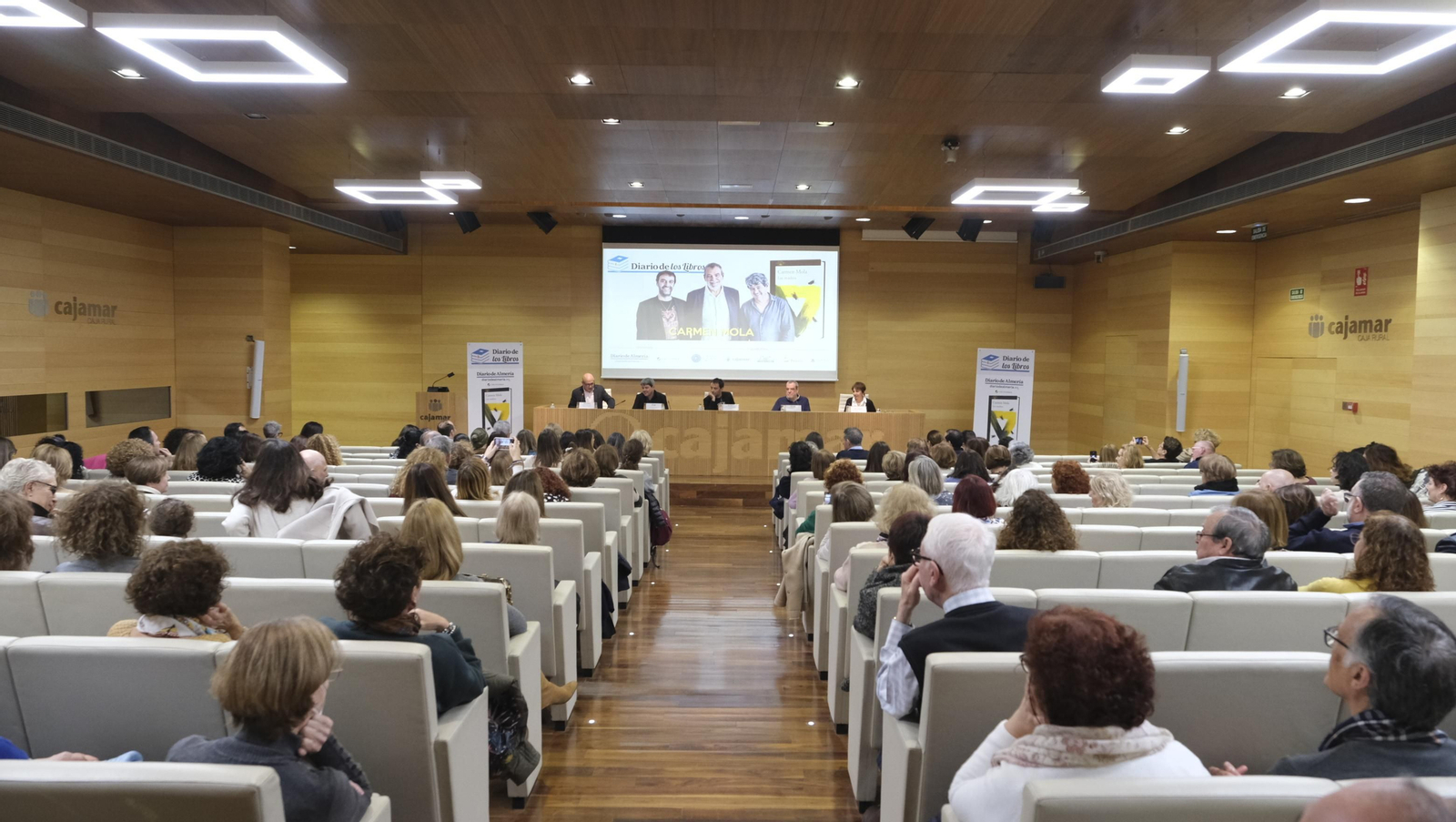 Imágenes de Diario de los Libros con Carmen Mola