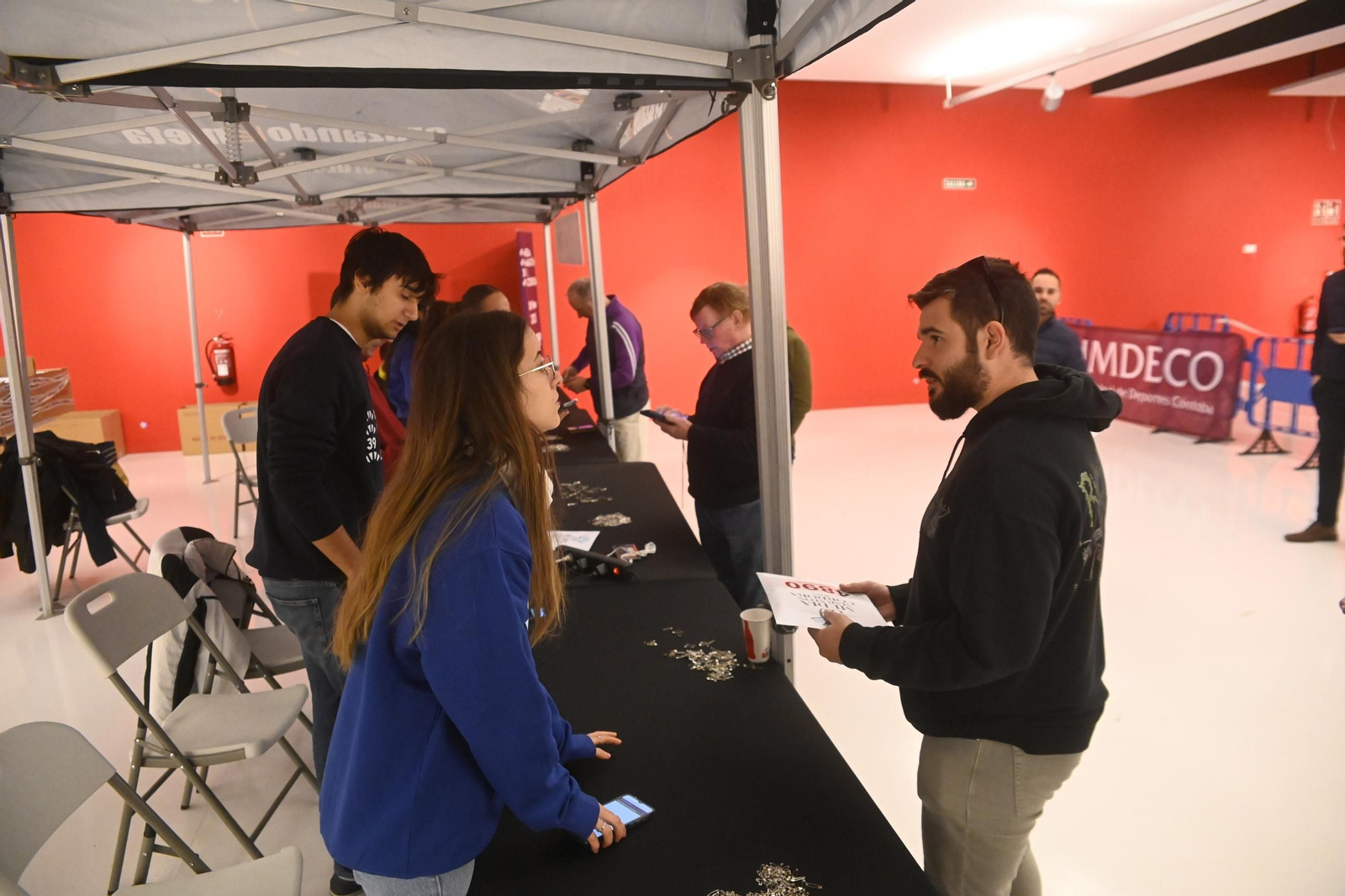 La Feria del Corredor y la entrega de dorsales para la Media Maratón de Córdoba 2025, en imágenes