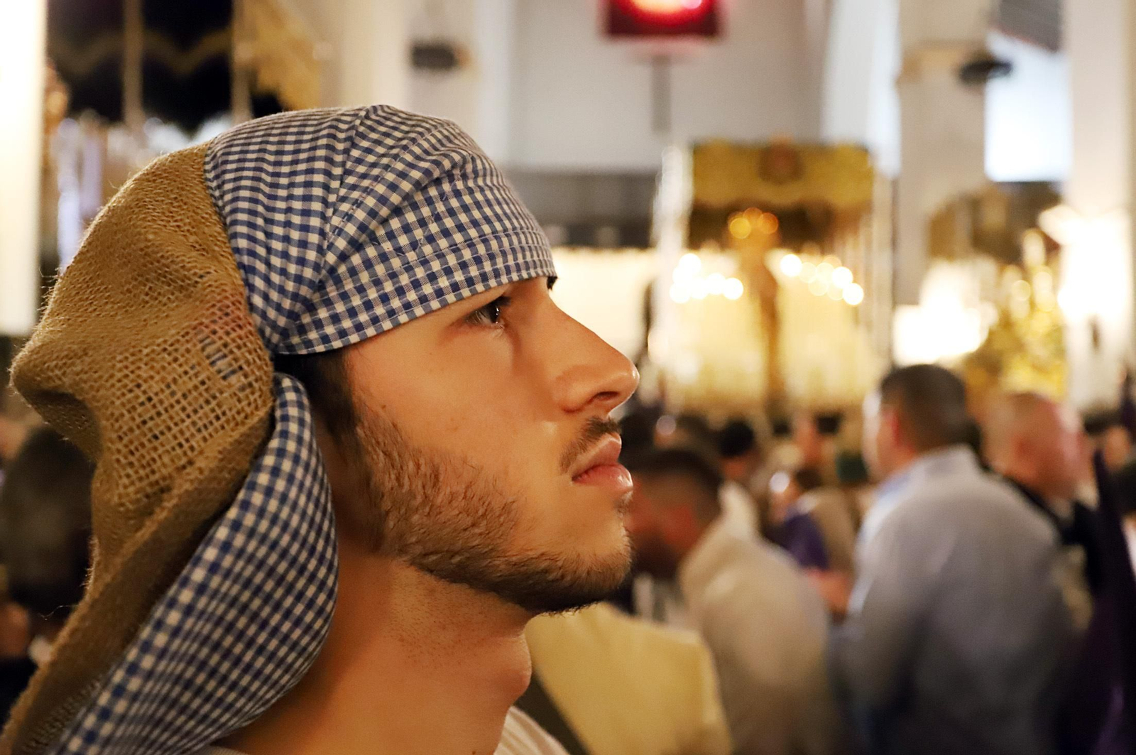 Imágenes de la procesión de Pasión en Huelva