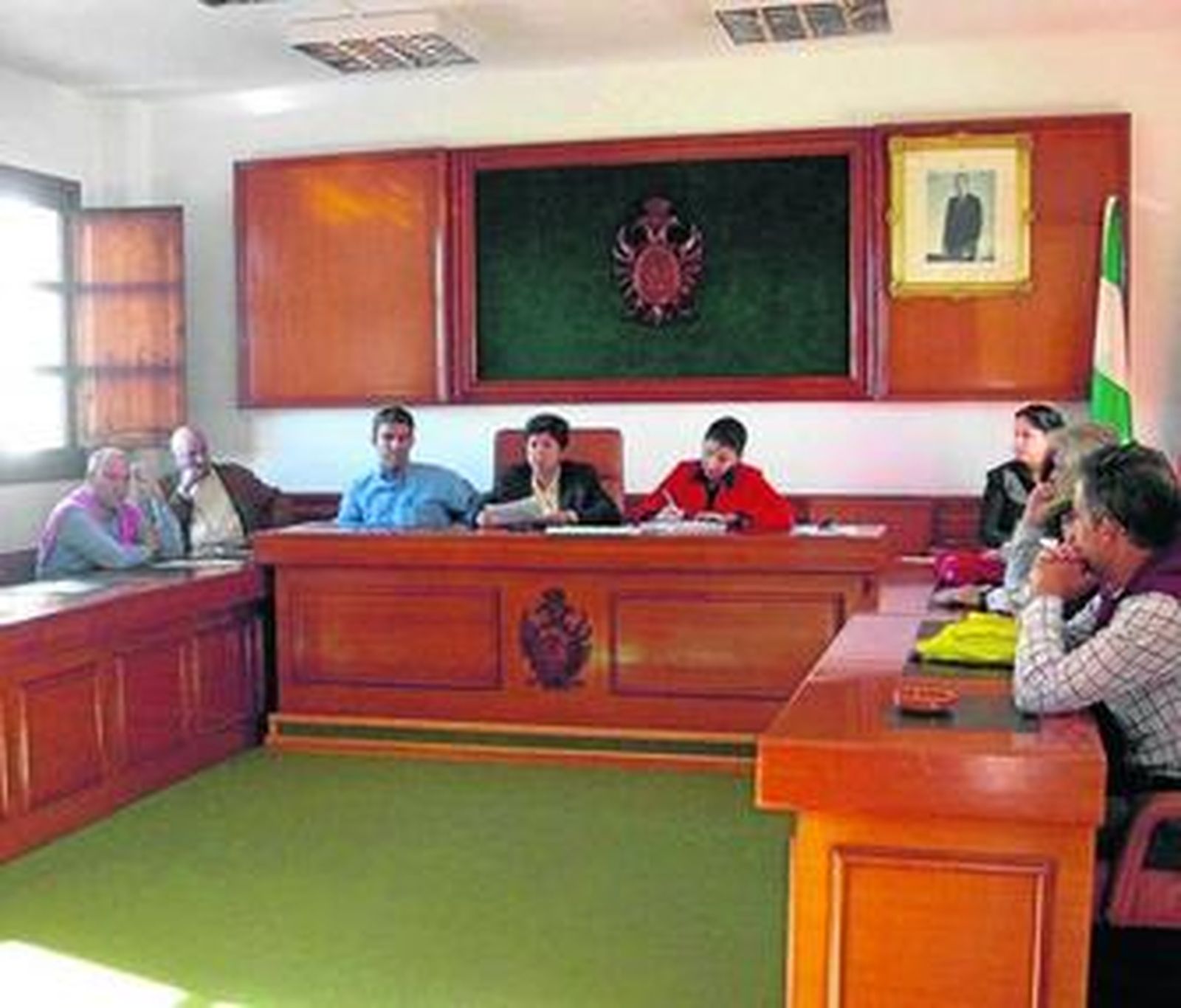 La alcaldesa presidió el pleno de ayer.