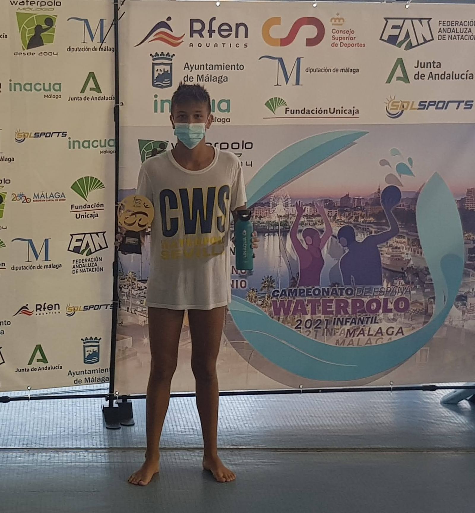 Antonio Andújar recoge el trofeo de MVP.