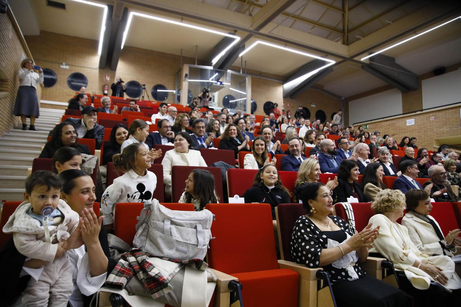 Las imágenes del acto de entrega de la Medalla de Oro a José Fernández Torres Tomatito, en la Universidad de Almería