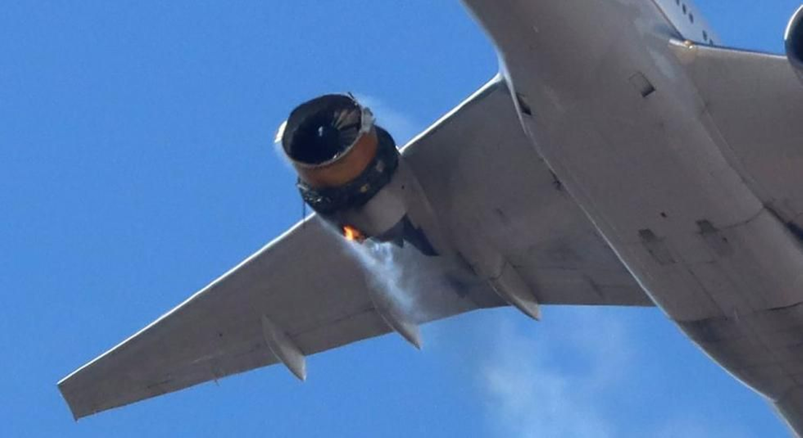 El motor dañado del 777