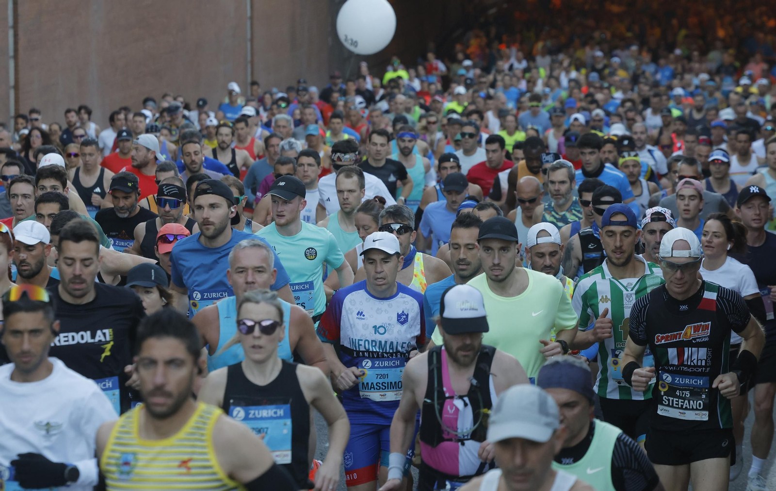 Búscate en el Zurich Maratón de Sevilla 2025