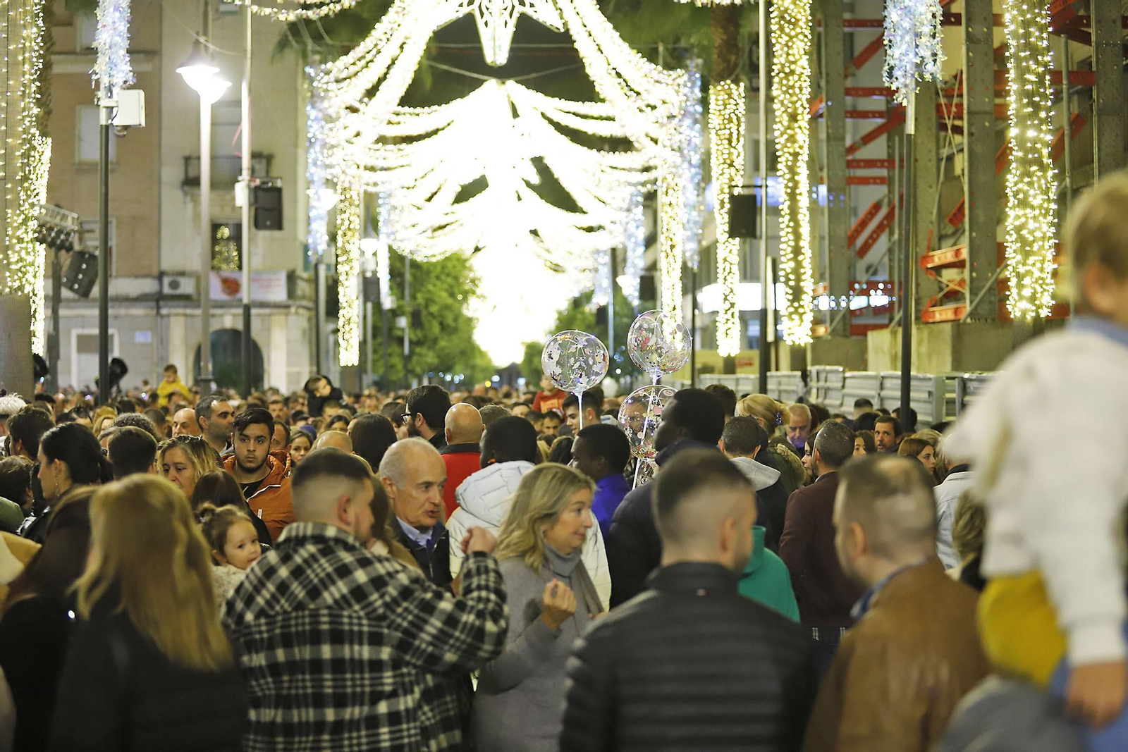 Imágenes del alumbrado navideño en las calles de Huelva