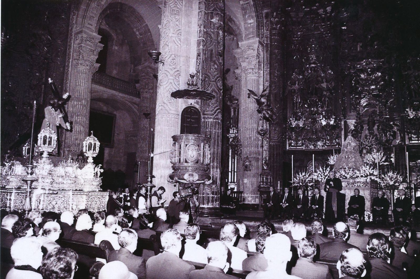 Los esplendores25 años de la gran exposición cofradiera