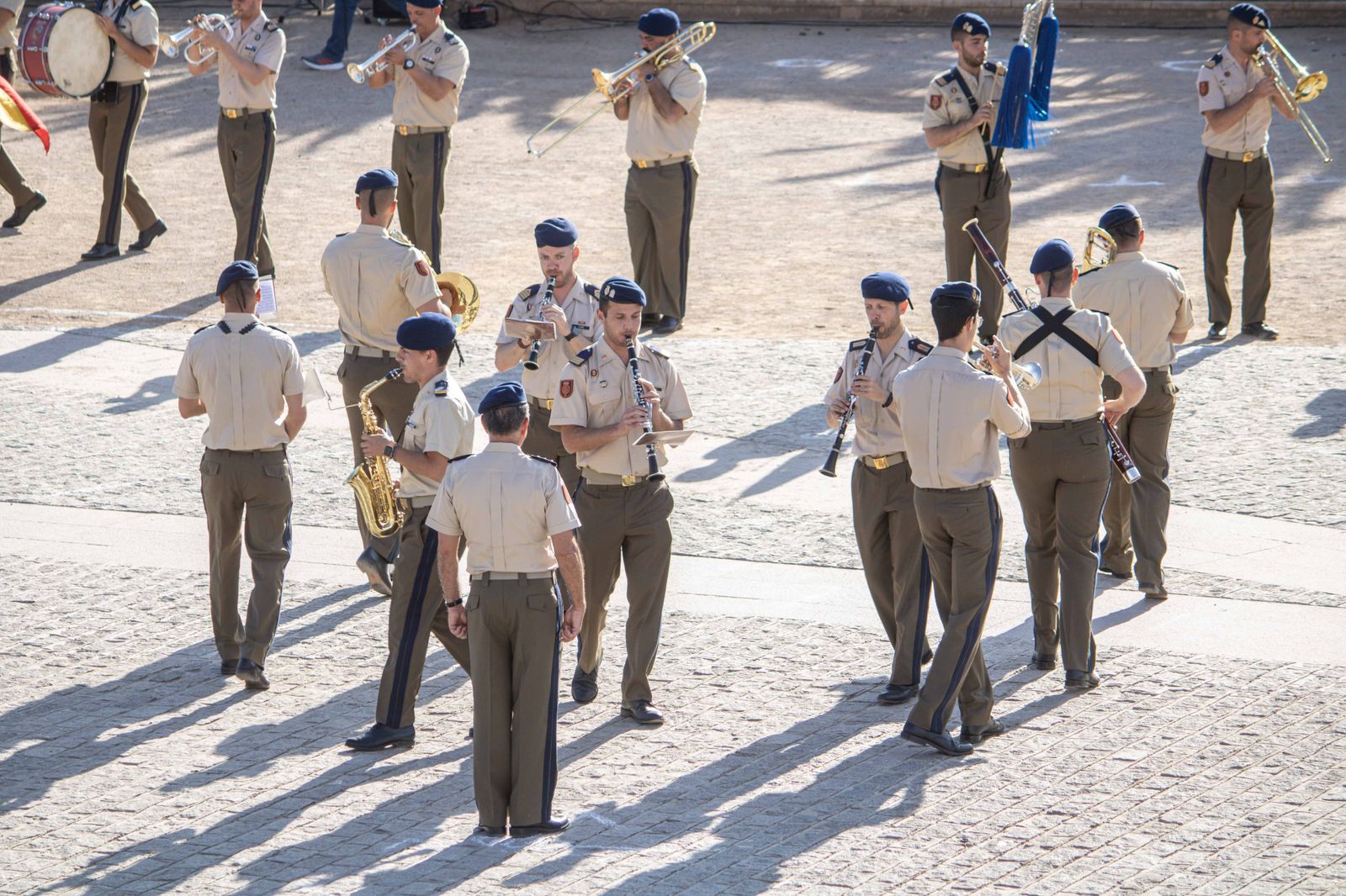 Las bandas de música se lucen antes del Día de las Fuerzas Armadas en Granada