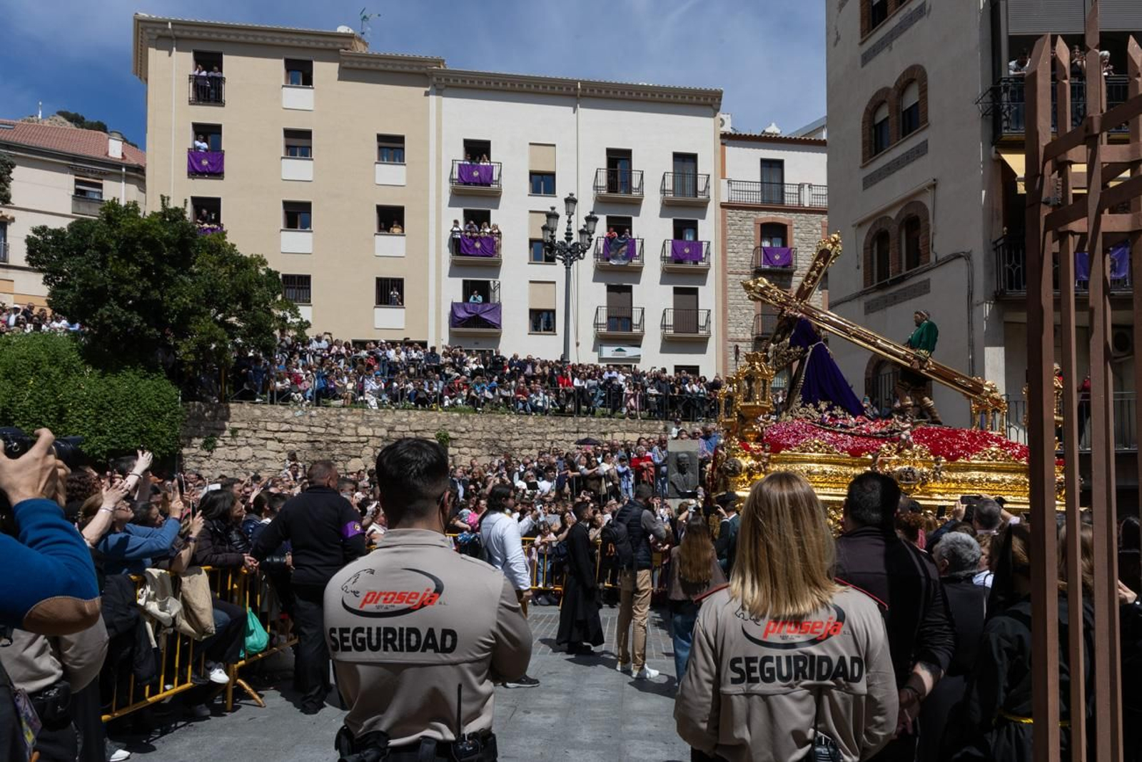 Los jiennenses acuden un año más al encuentro de Nuestro Padre Jesús