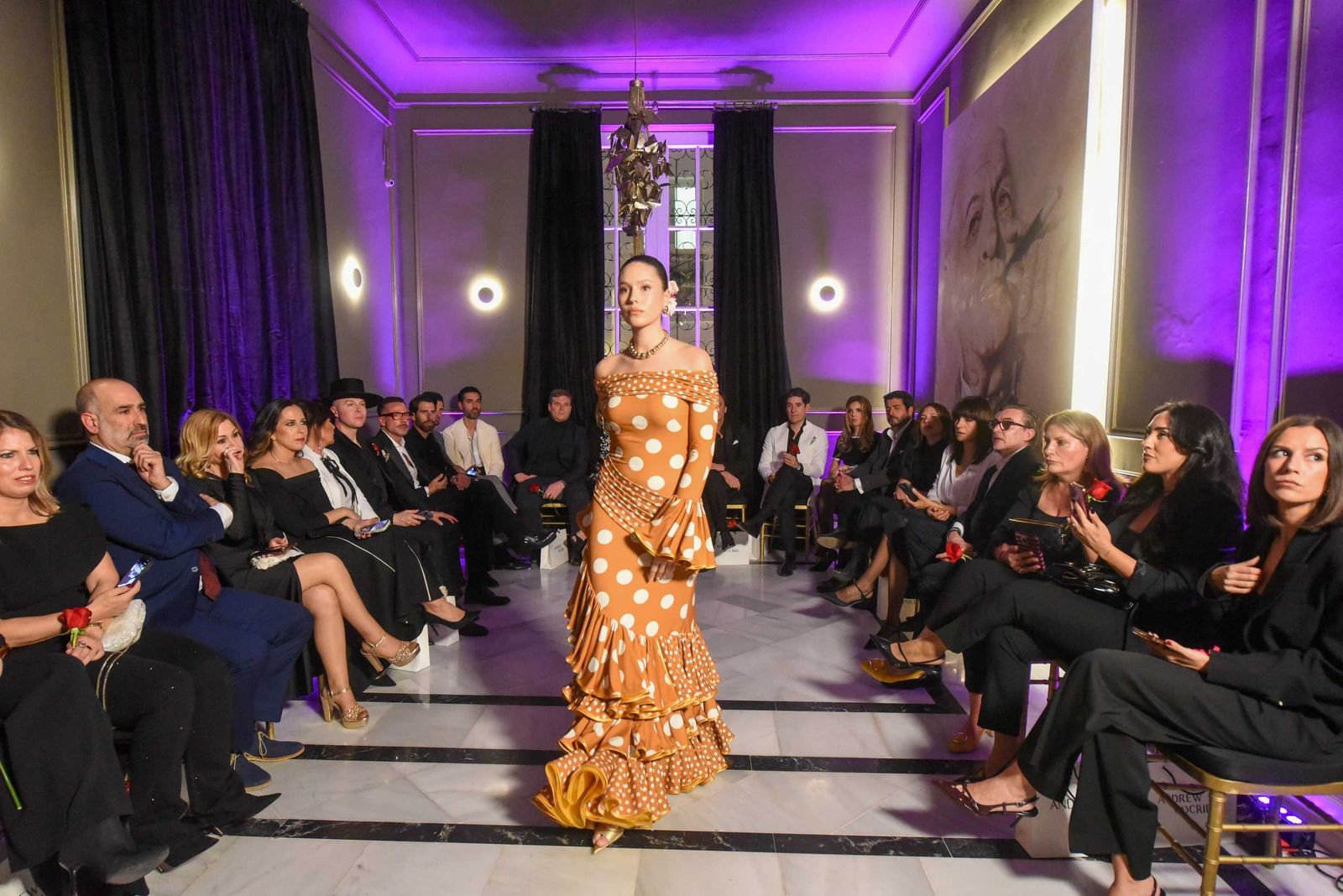 Desfile de Andrew Pocrid en La Casa de Manolete Bistró