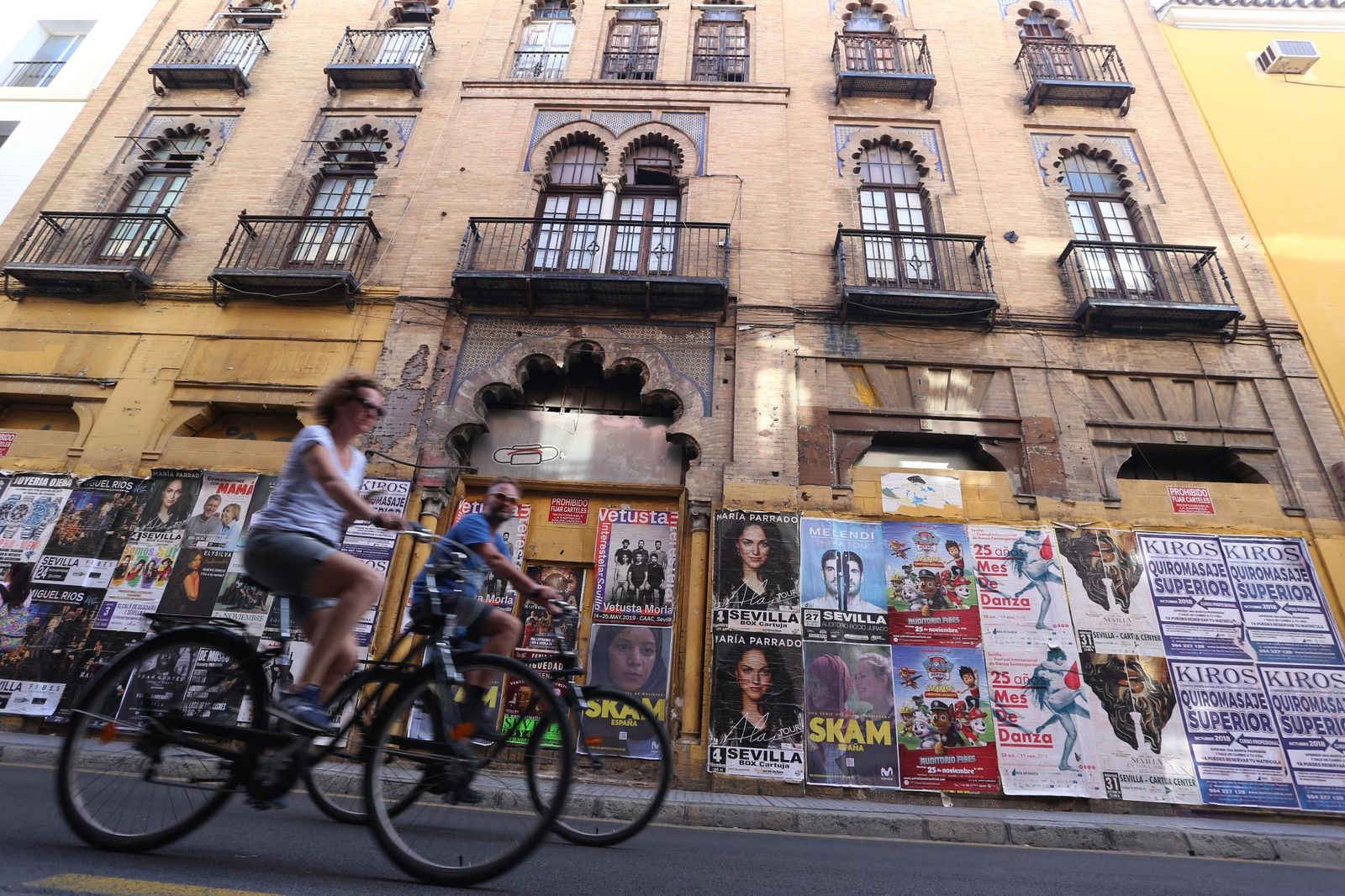 La fachada del antiguo cine Trajano.