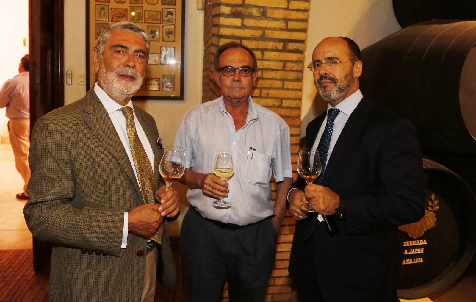 Serafín Mariscal (Fedejerez), Manuel Arcila (Lustau) y José Miguel Caballero (Garrigues).