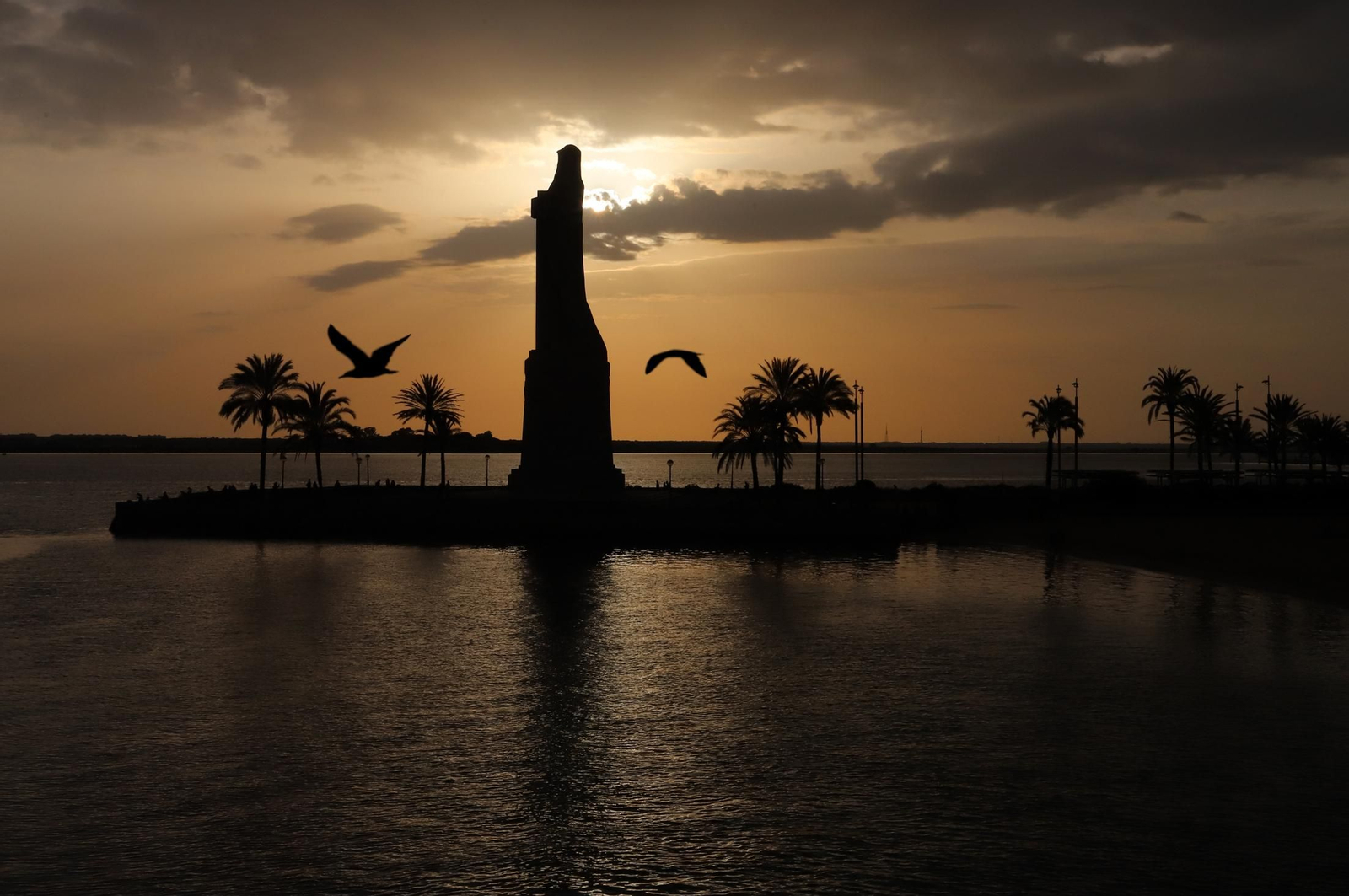 La magia de un atardecer desde la ría de Huelva
