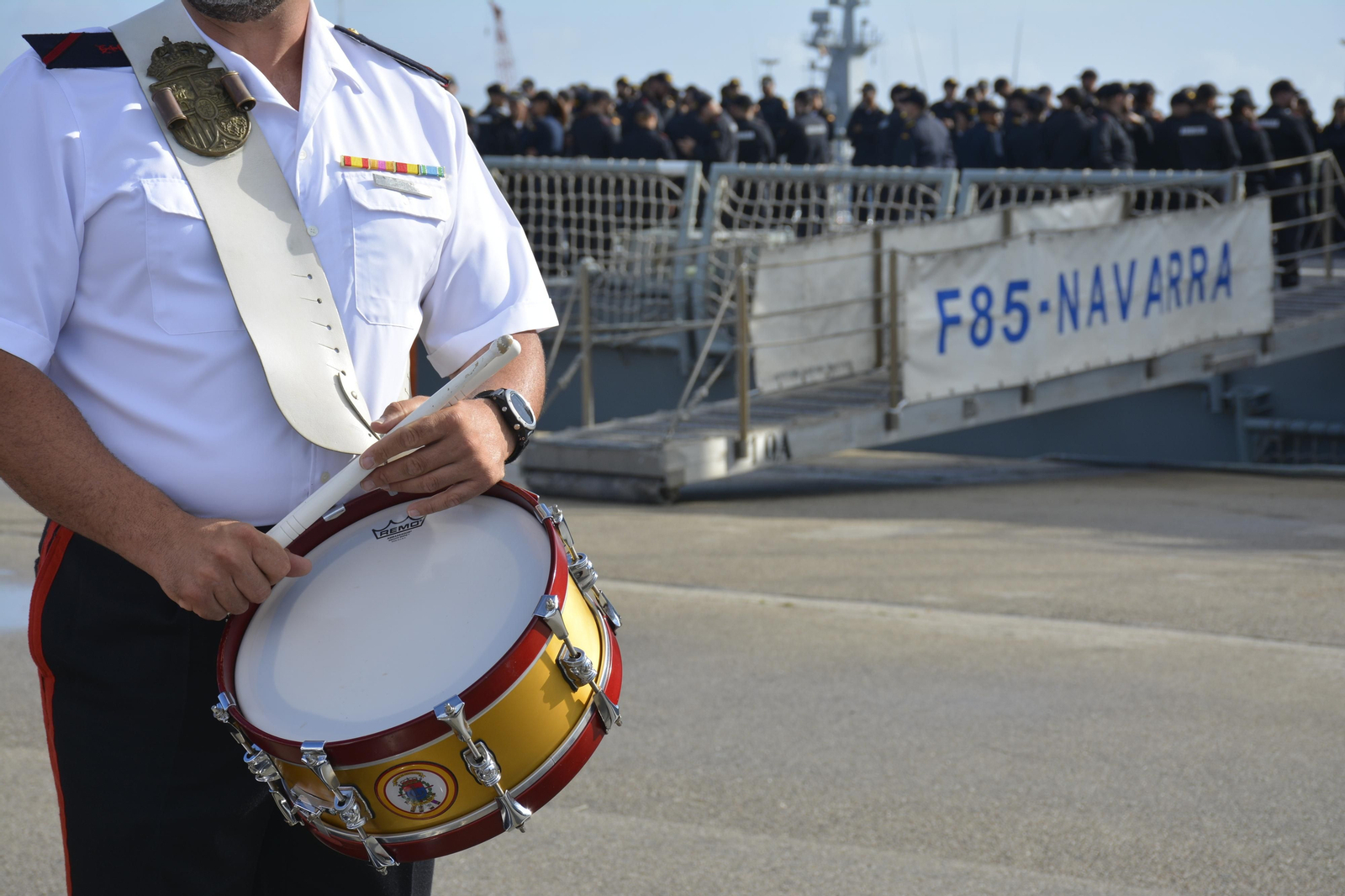 Armada: Las imágenes de la despedida a la fragata Navarra en la Base de Rota