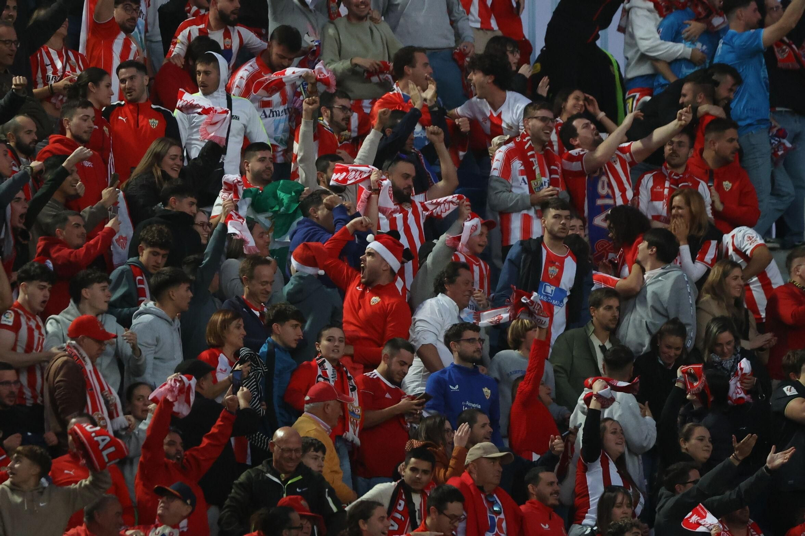 La afición indálica dio mucho colorido a La Rosaleda