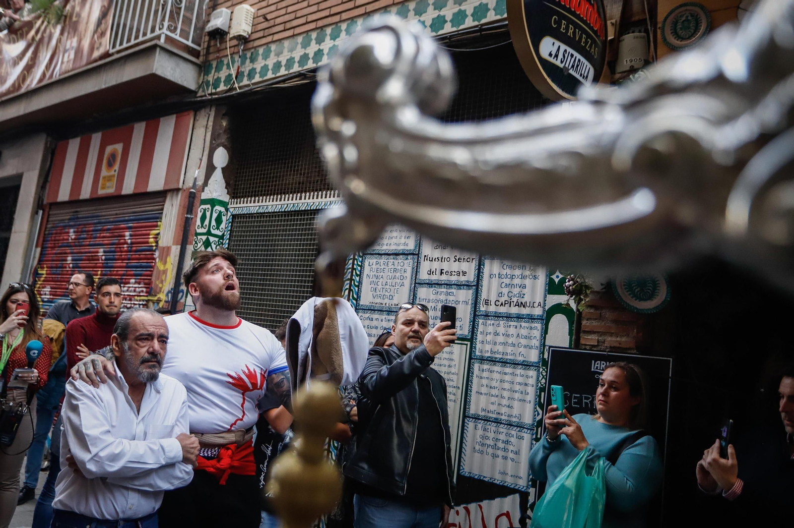 Crónica gráfica del Lunes Santo en Granada