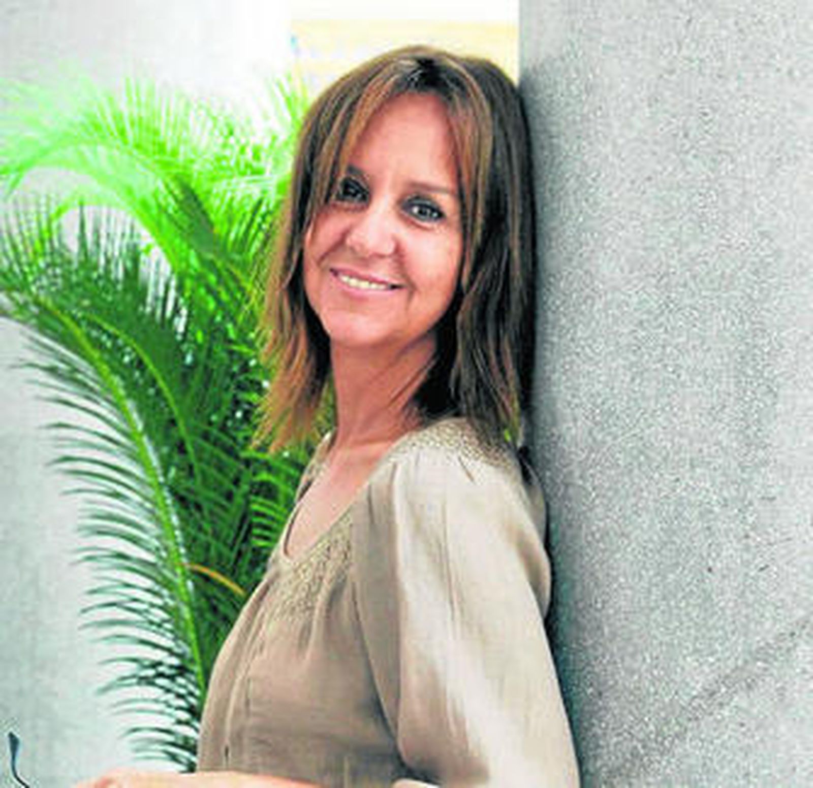 La escritora María Dueñas publica 'Misión olvido'.