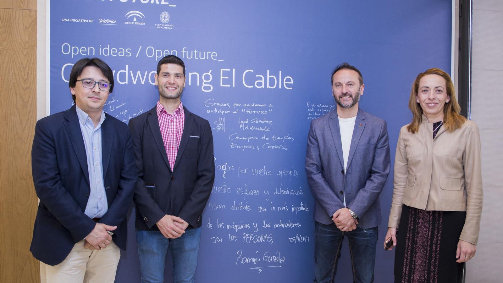 El doctor en Robótica Ramón González (segundo por la izquierda), que trabaja para la NASA, estuvo en El Cable.