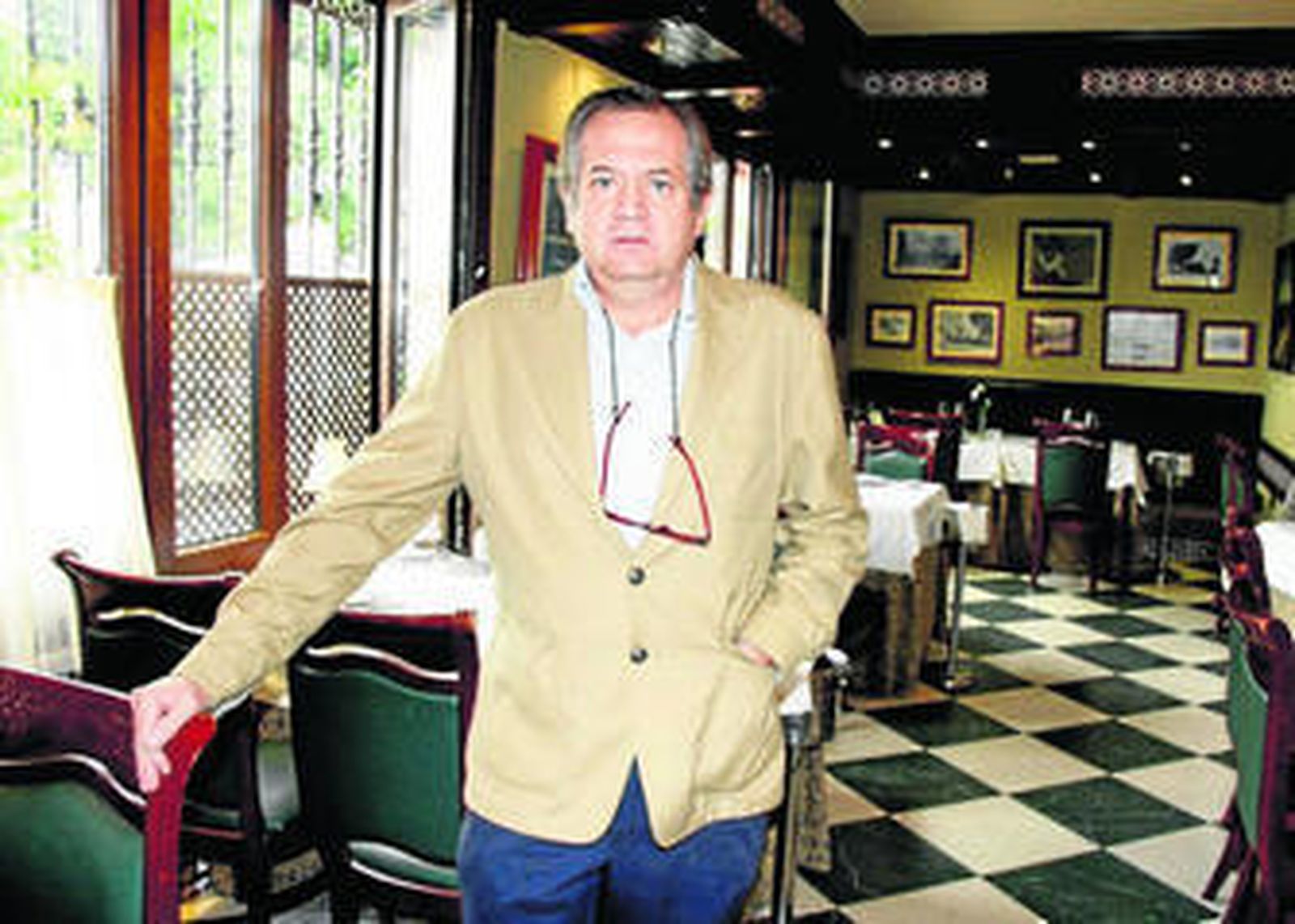 El empresario de hostelería Francisco Custodio Cárdenas, en el restaurante Los Portales.
