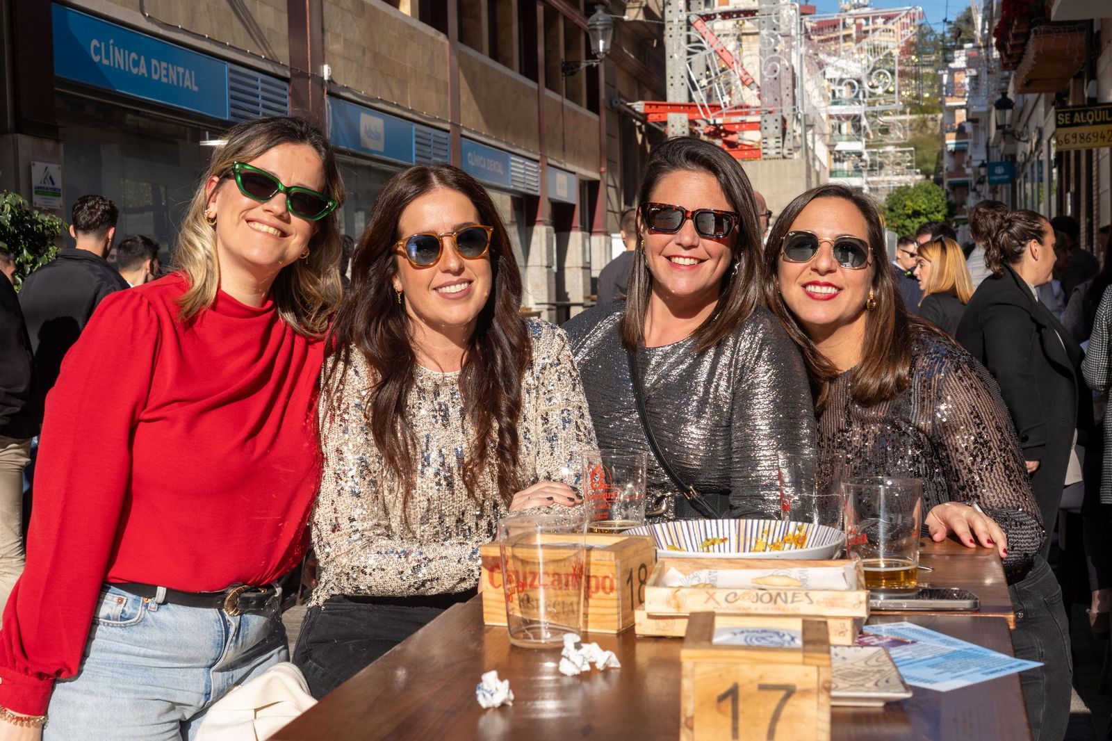 Imágenes de la fiesta del 31 de diciembre en las calles de Huelva