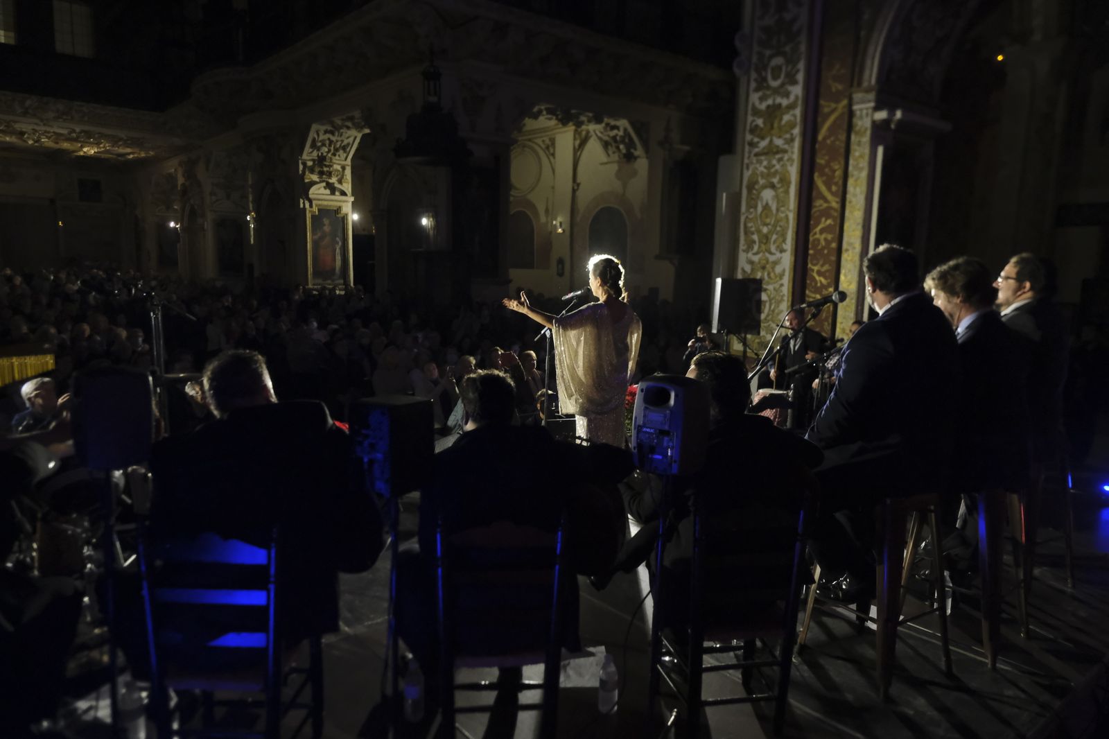 La zambomba flamenca con María José Santiago en Córdoba, en fotografías