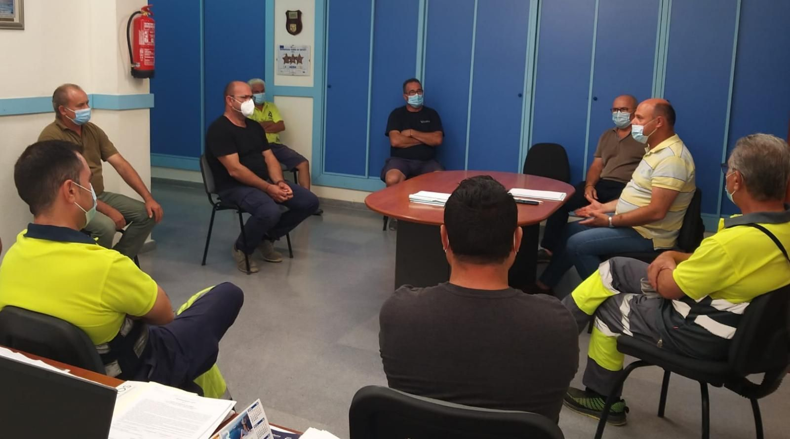 Adra blinda sus centros educativos: delimitación de recorridos, labores de desinfección y más tareas de mantenimiento