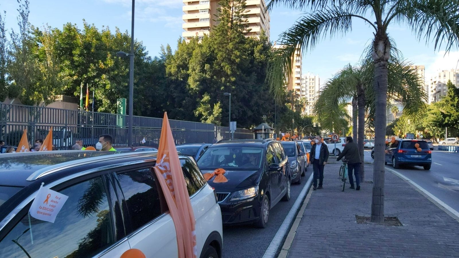 Nueva caravana de la enseñanza concertada y privada de Málaga contra la ley Celaá.