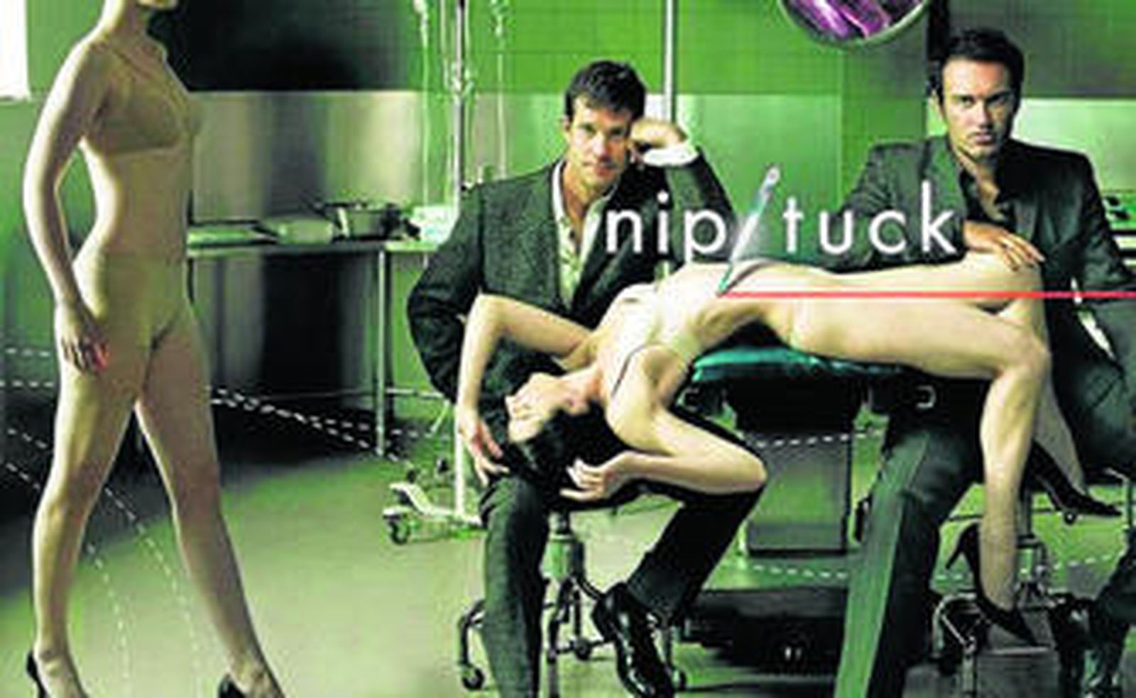 El doctor Sean McNamara (Dylan Walsh) y el doctor Christian Troy (Julian mcMahon) protagonistas de 'Nip/Tuck'