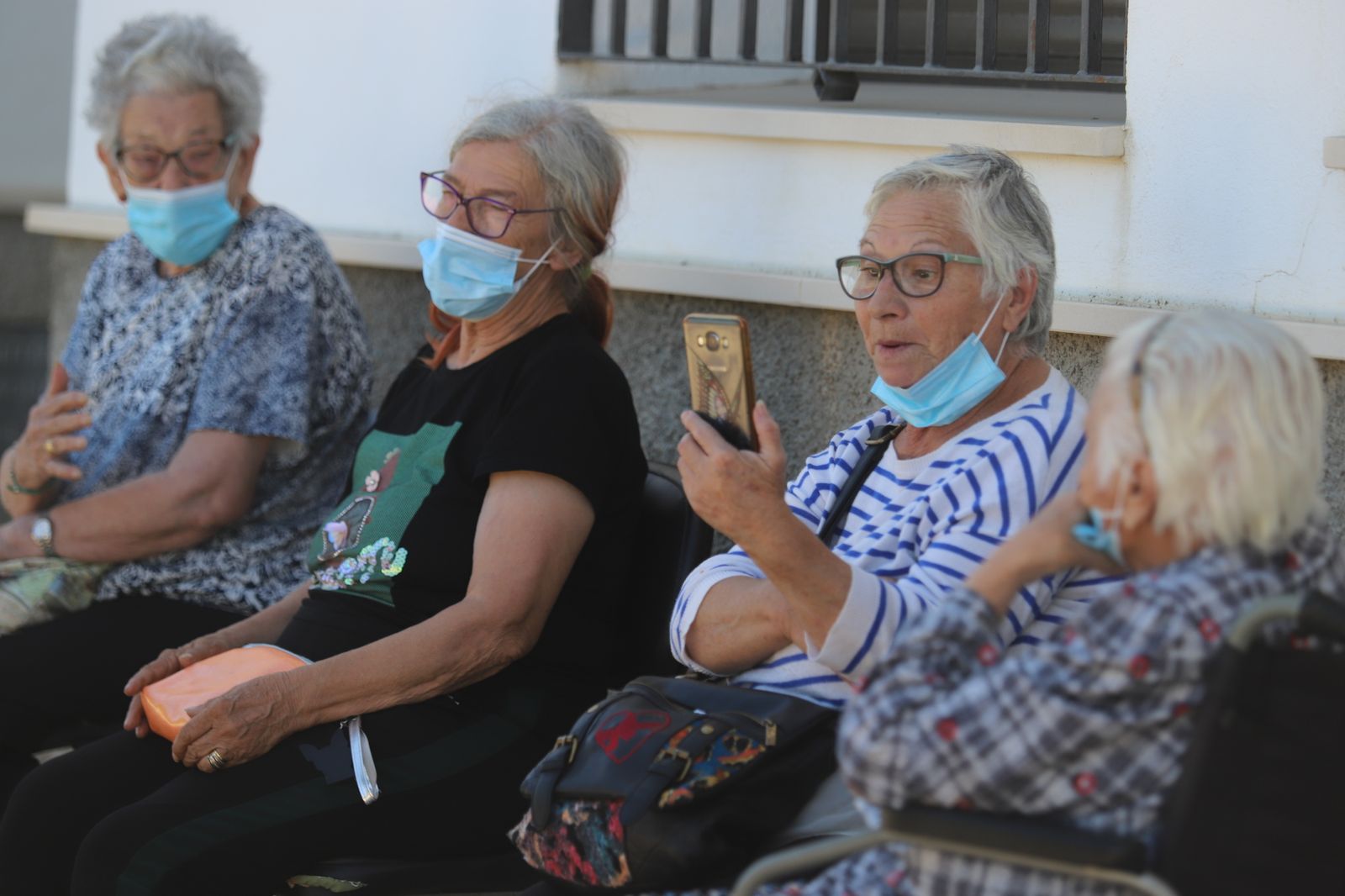 Las imágenes mas destacadas de los vecinos de la Zarza-Perrunal realojados por el incendio de Almonaster la Real