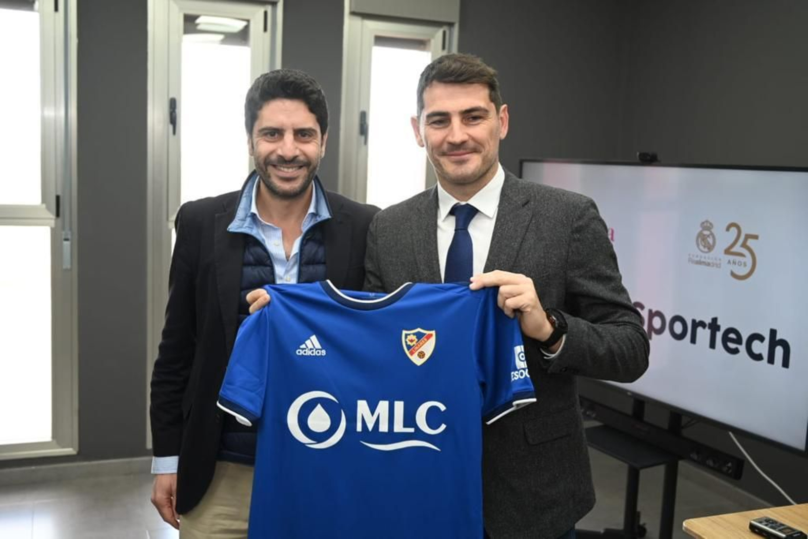 Jesús Medina, junto a Iker Casillas, en su etapa como máximo dirigente azulillo.