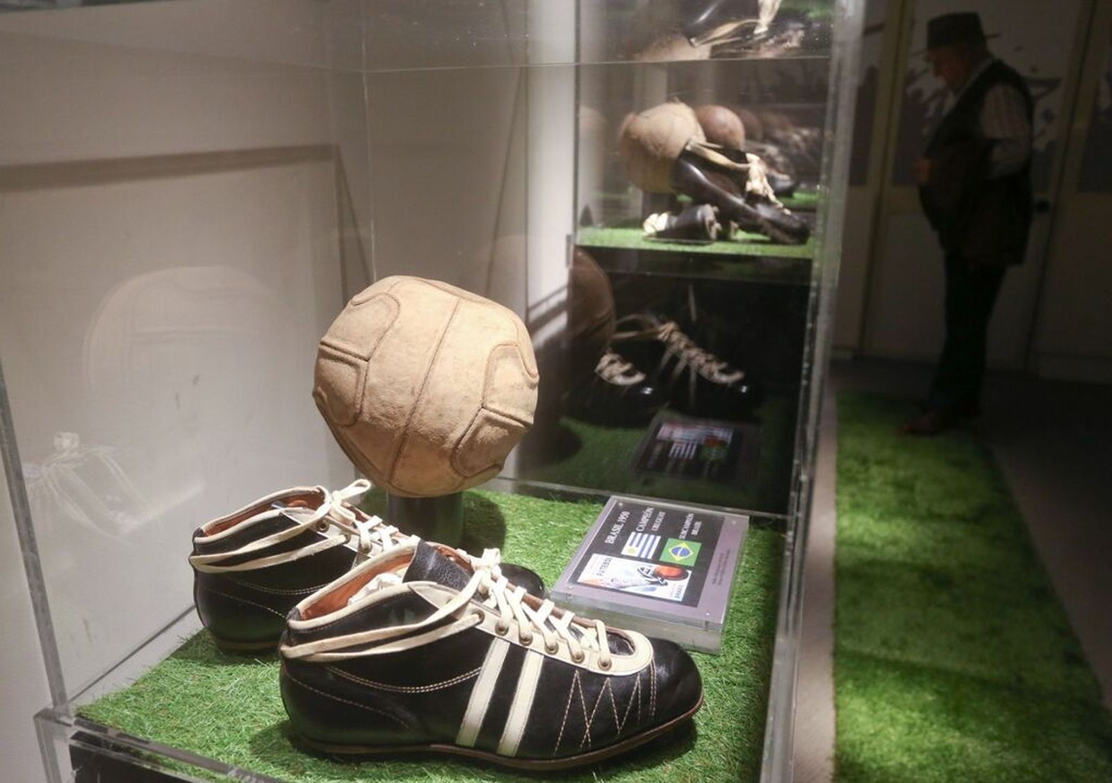 Así es la exposición '10 leyendas en la historia del mundial'