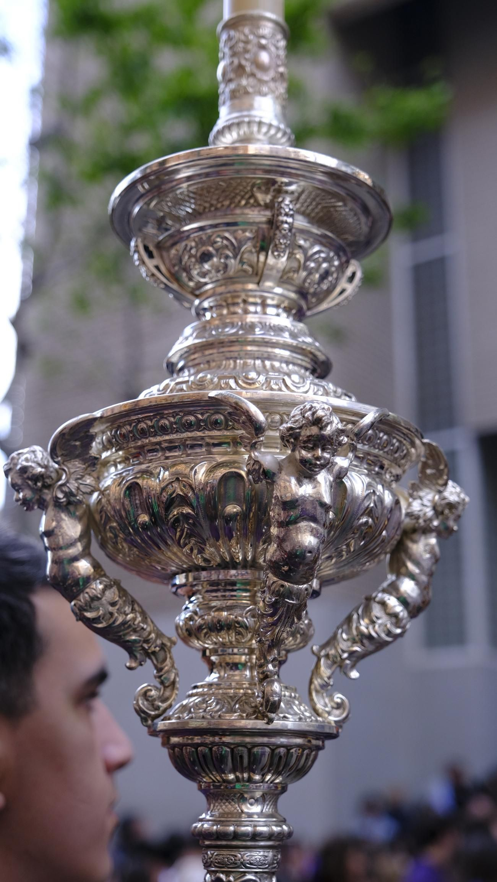 Pasión vuelve a su Iglesia de Santa Teresa azotada por la lluvia