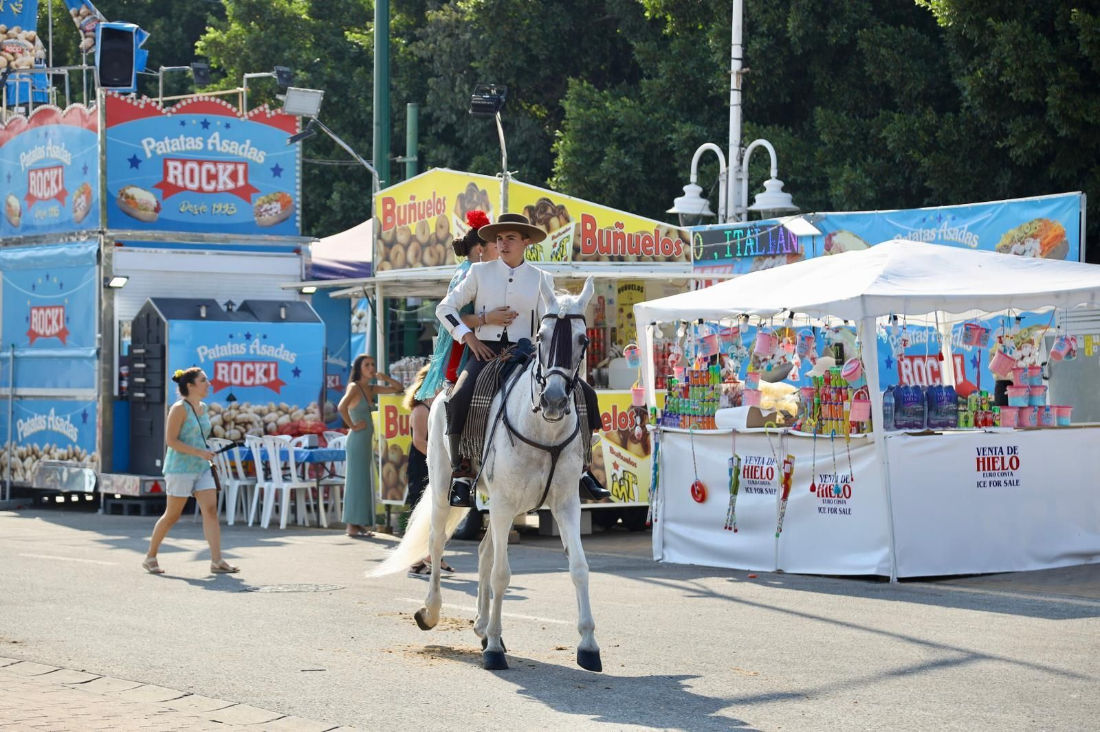 Los trajes tradicionales de la Feria de Málaga, en fotos