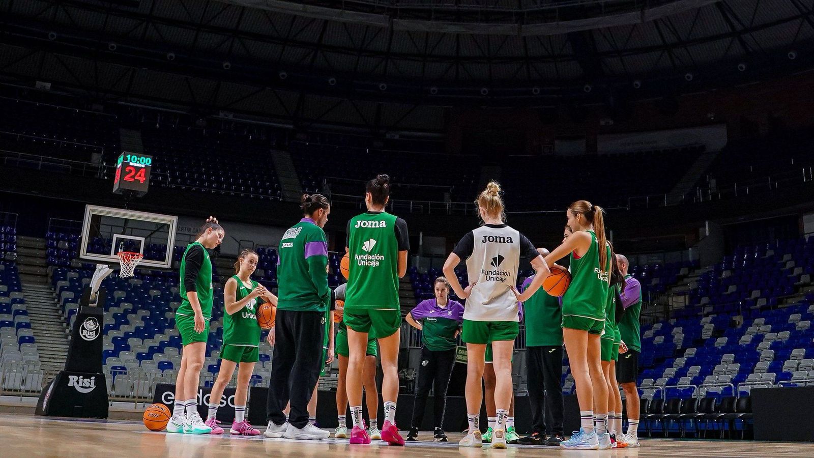 Las malagueñas probaban ayer el Carpena.