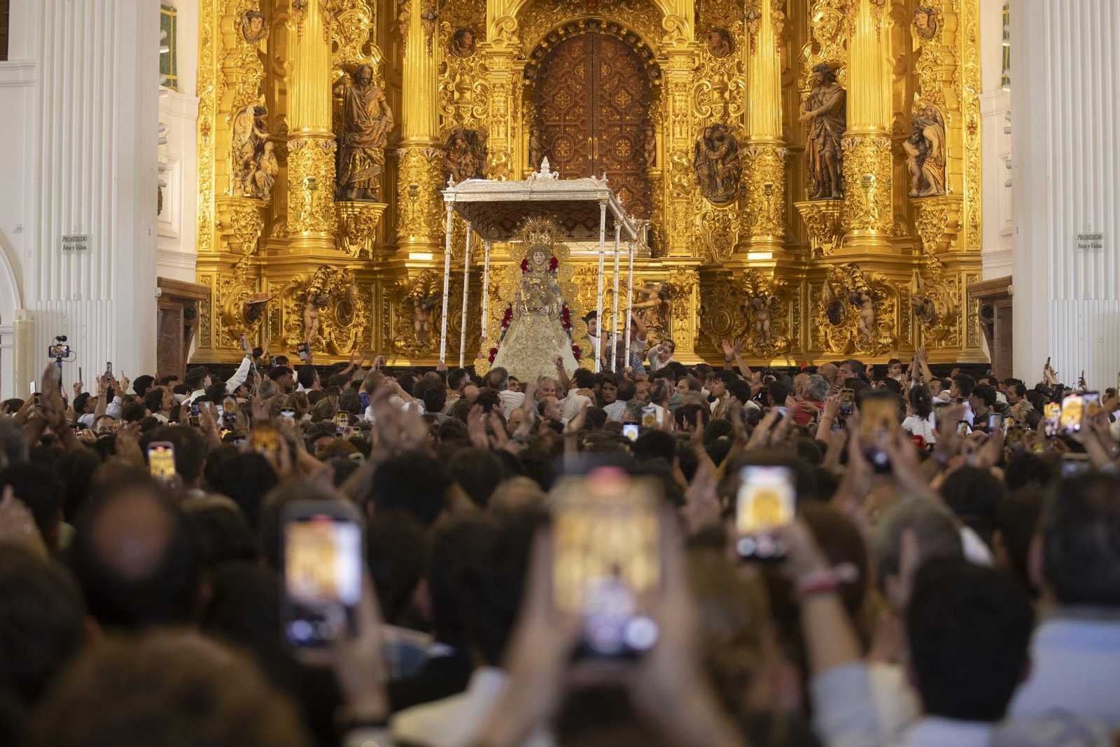 Las mejores imágenes de la procesión de la Virgen del Rocío en la aldea