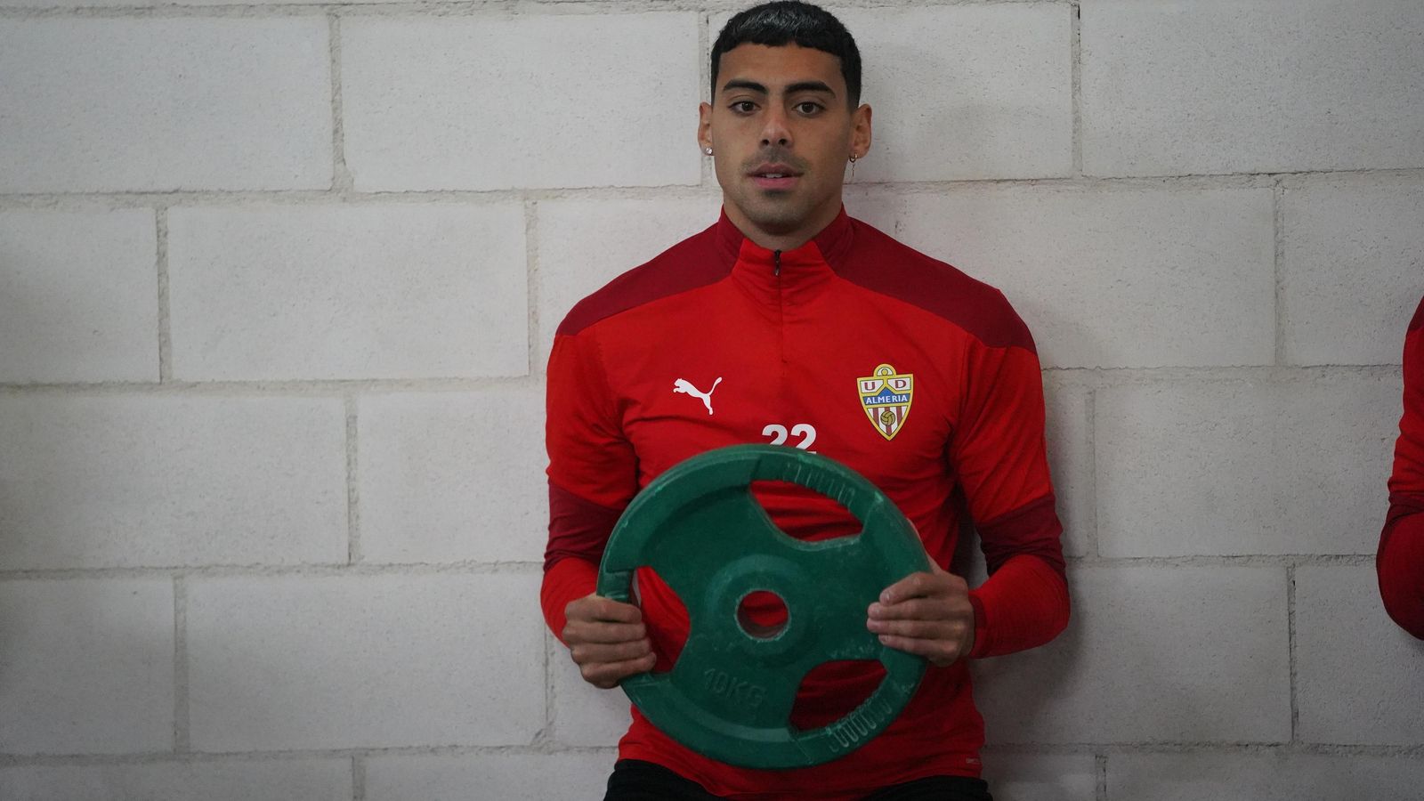 Samú Costa realizando ejercicios de potencia