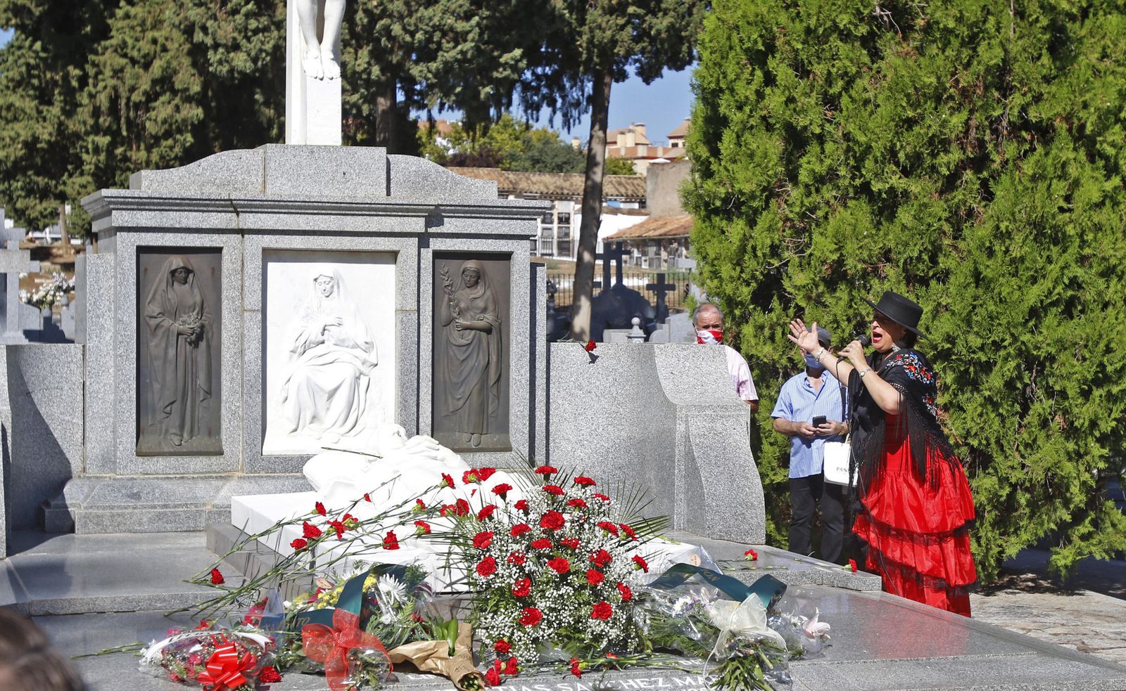 Las fotos de la ofrenda floral a Manolete