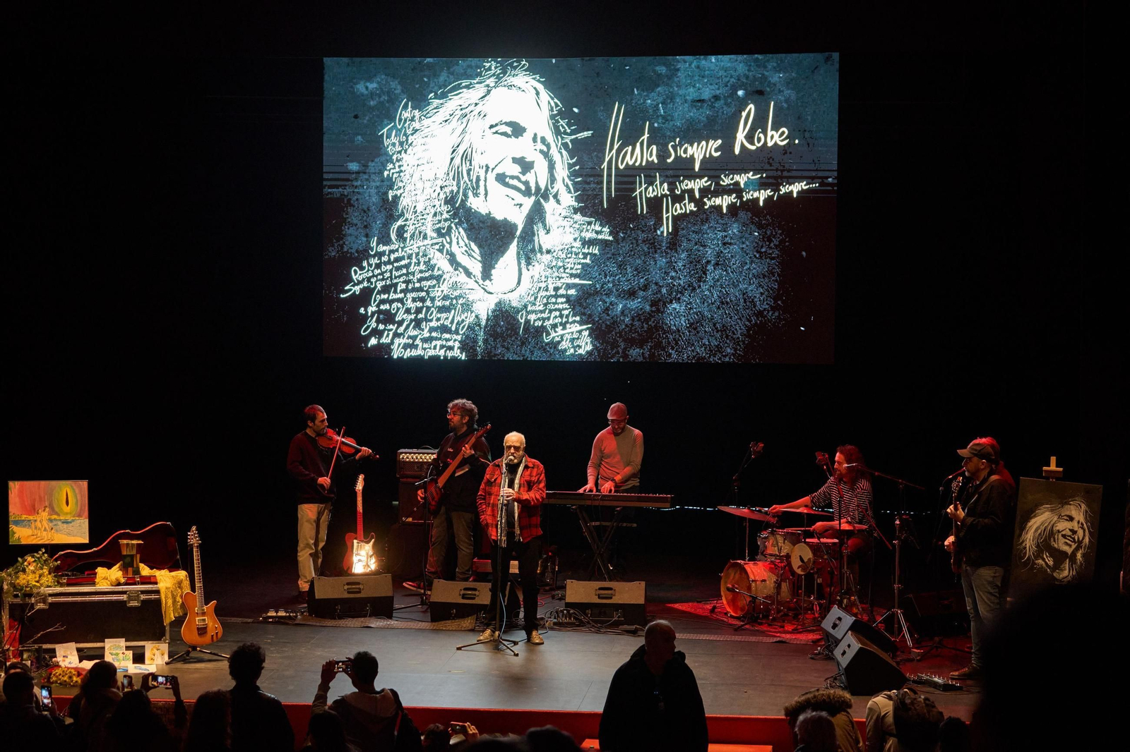 Las fotos del acto homenaje a Robe Iniesta en Plasencia