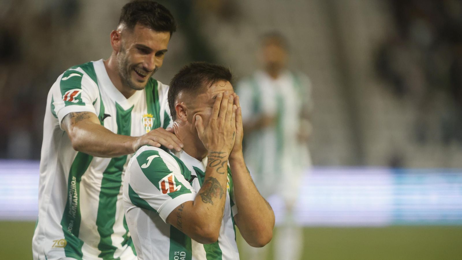 Carracedo celebra emocionado su primer gol con el Córdoba CF en Segunda División.