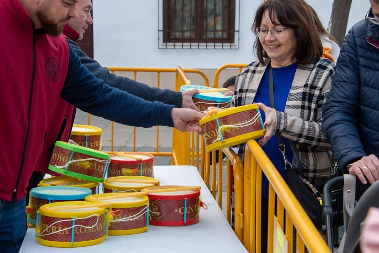 La tamborada de la Centuria Romana Munda en Montilla, en imágenes