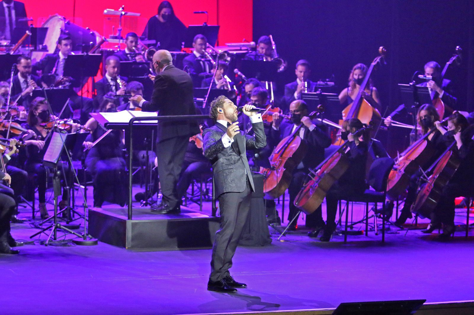 Fotogalería del concierto 'David Bisbal Filarmónico by Cosentino'