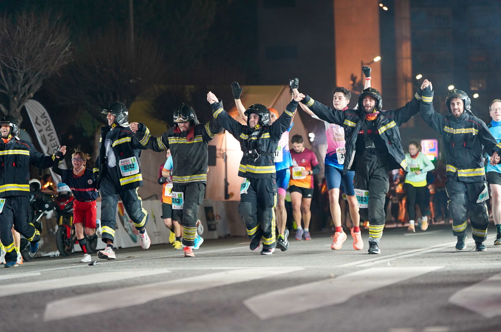 En imágenes: búscate en tu llegada a meta de la Carrera de San Antón 2026 (11)