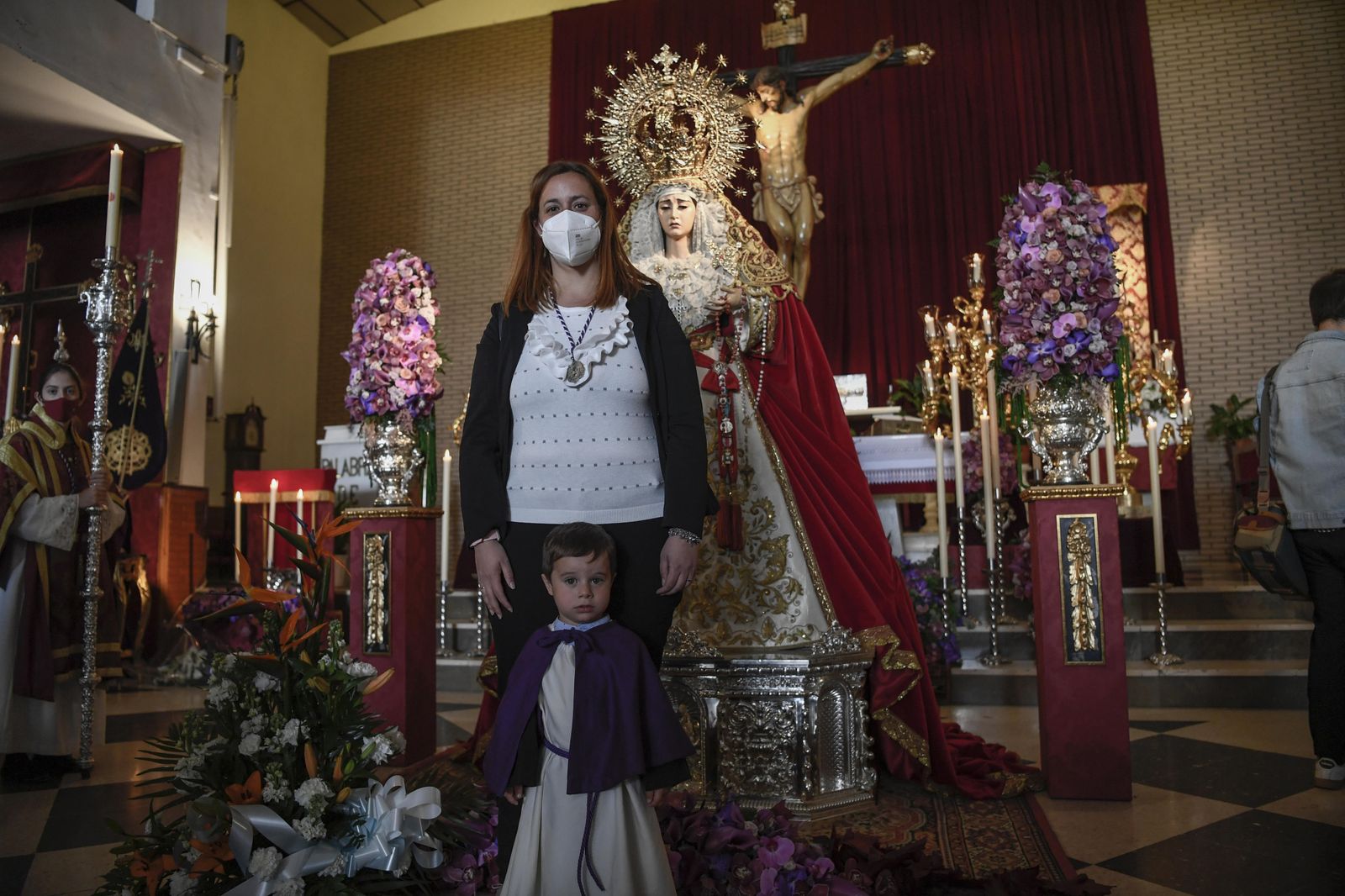 Las imágenes de la veneración de la hermandad de la Lanzada en el Zaidín