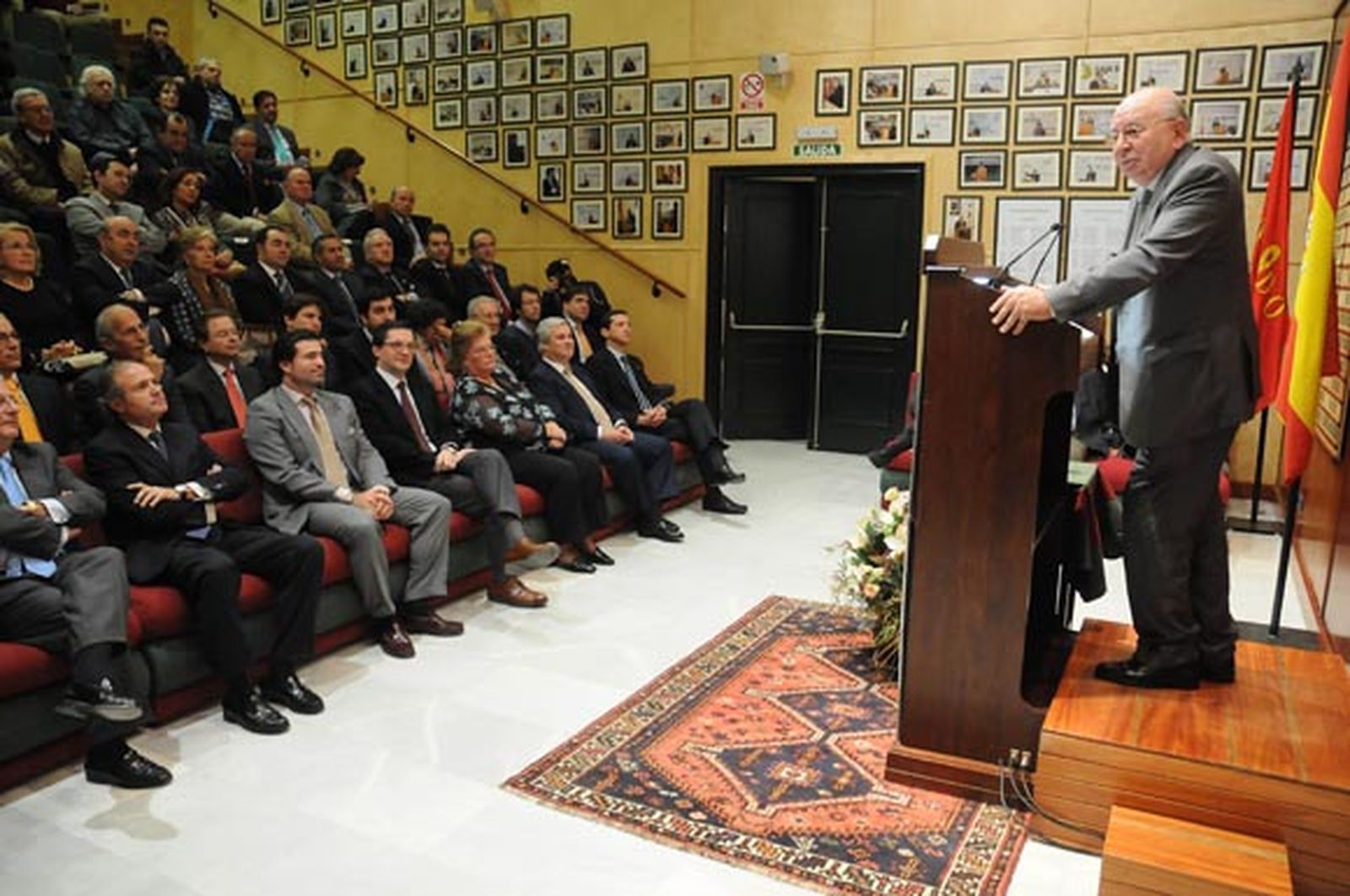 "Las cofradías de vísperas hacen más en sus barrios que en la Catedral"