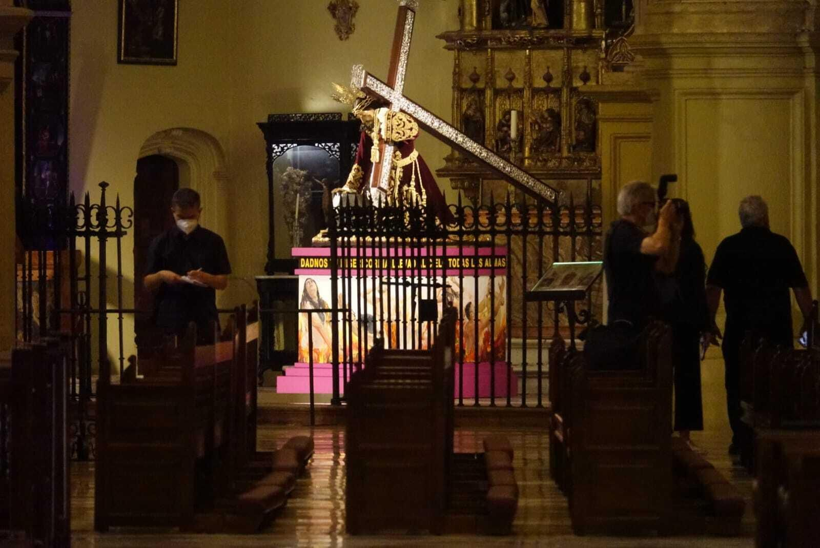 La veneración 'El verbo encarnado' en la Catedral de Málaga, en fotos