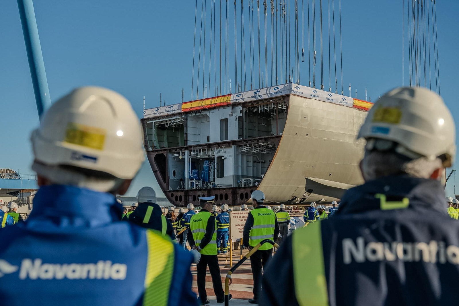 Trabajadores de Navantia Puerto Real durante el acto de puesta de quilla del BAM-IS para la Armada española.
