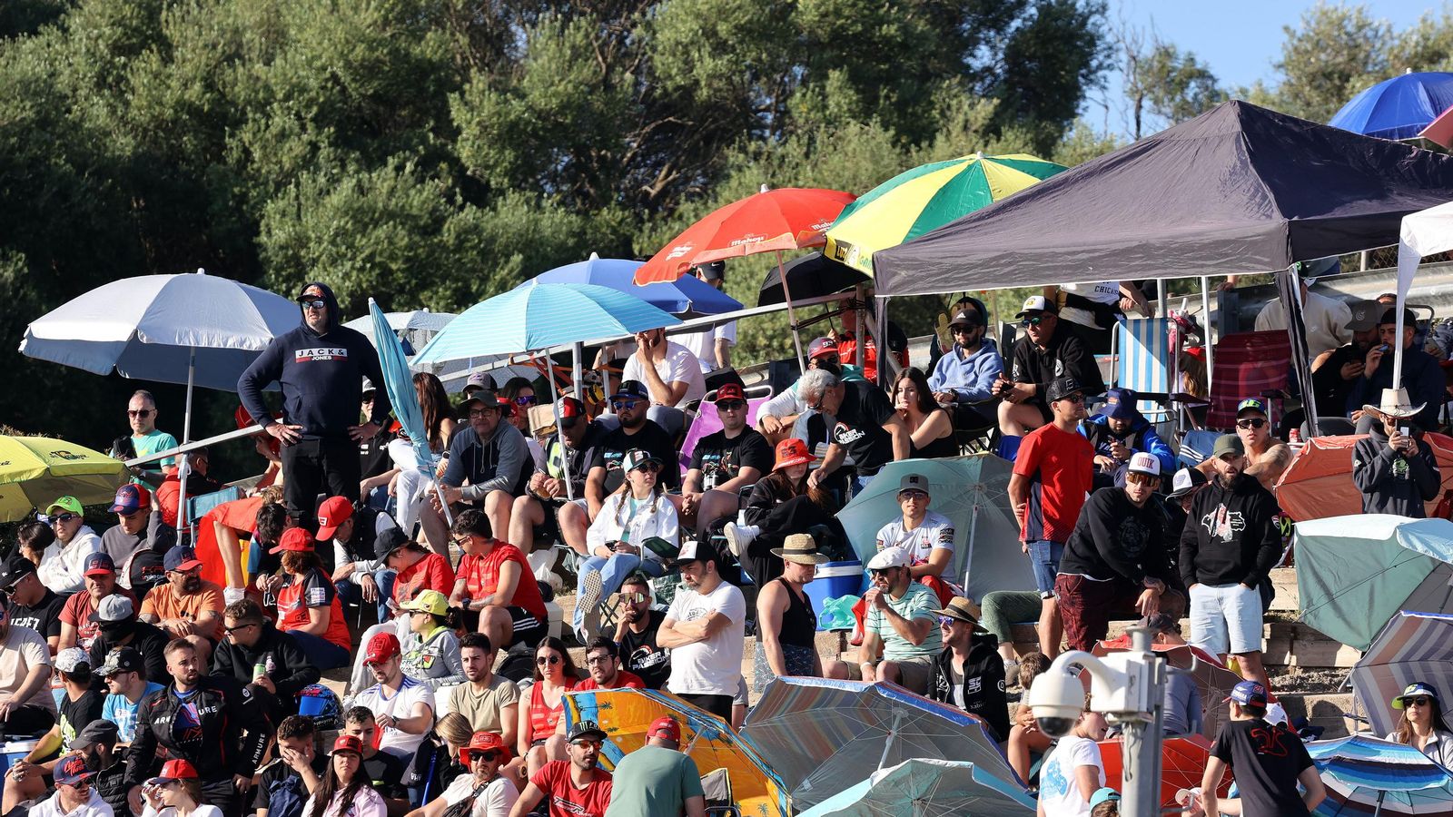 Búscate en el sábado del Gran Premio de España 2025 en el Circuito de Jerez - Ángel Nieto