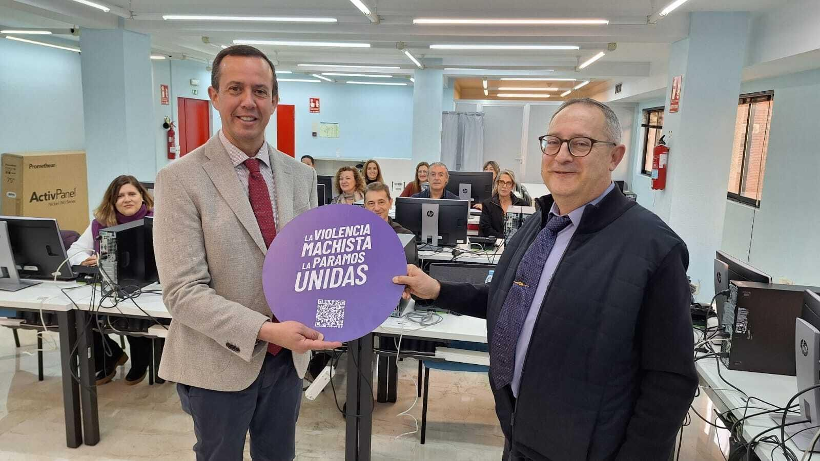 Las 13 oficinas del SEPE en Almería se convierten en Puntos Violeta contra la violencia de género