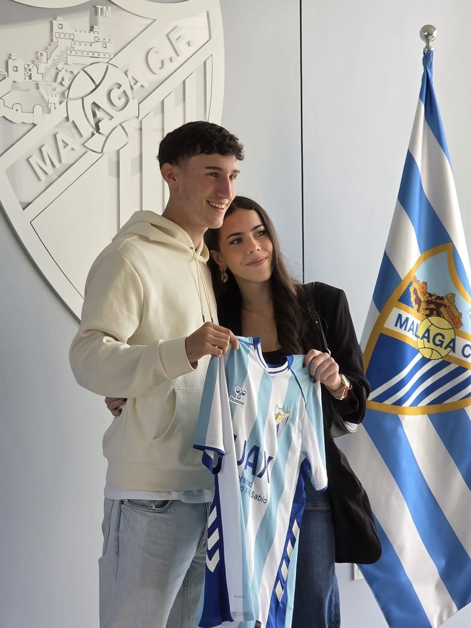 El Málaga CF renueva al canterano Cristian Cantero